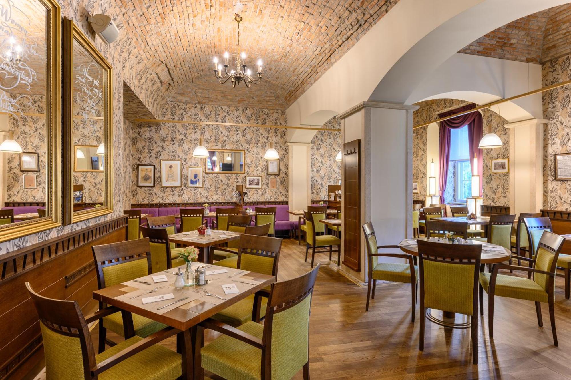 Mercure Szekesfehervar Magyar Kiraly Exterior photo