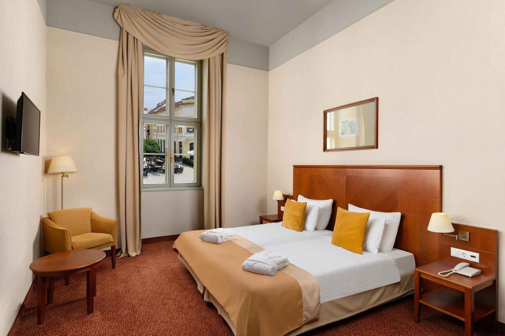 Mercure Szekesfehervar Magyar Kiraly Exterior photo