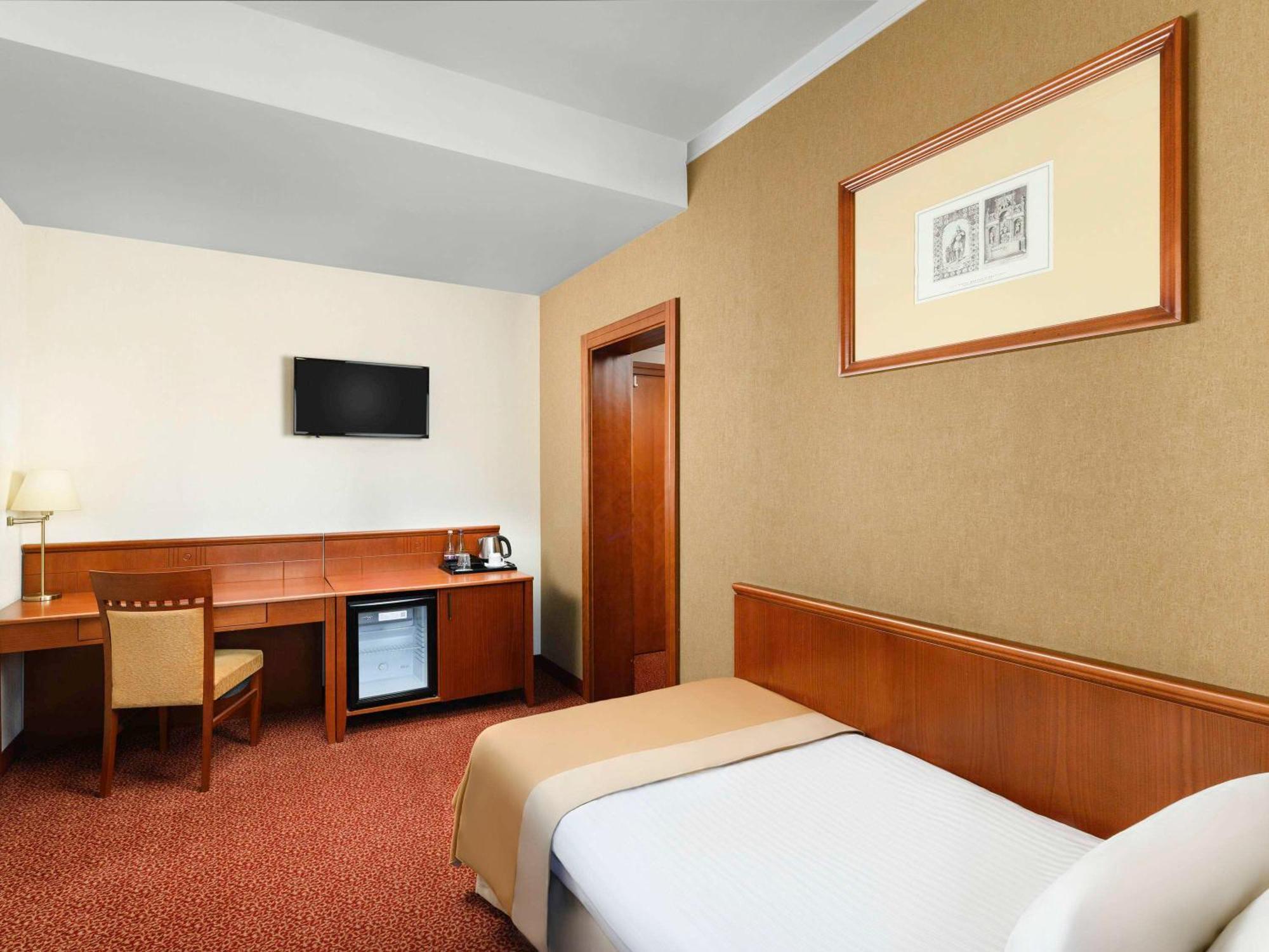 Mercure Szekesfehervar Magyar Kiraly Exterior photo